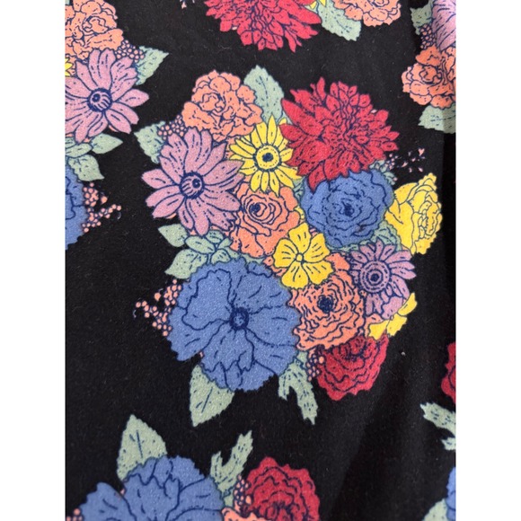 3 pair bundle Lularoe Tall Curvy Leggings Floral Print Green Black Red Womens - Picture 3 of 5